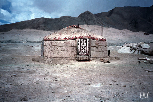 Kırgız Obası Çadırı, Karakurum Geçidi-Yurt, Uygur Bölgesi, Çin , 1984 yılı.