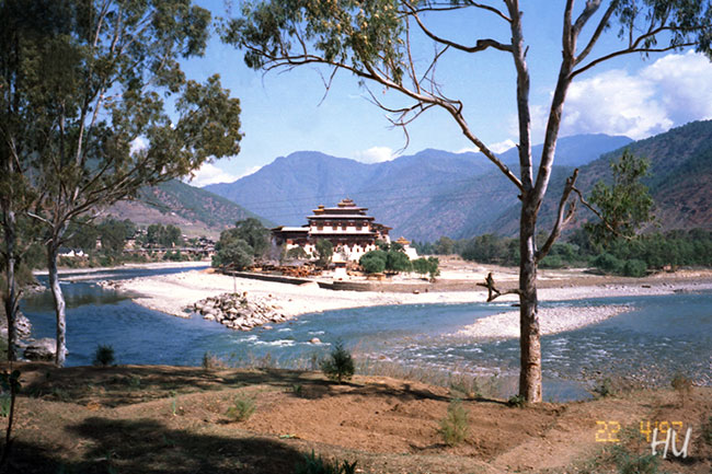 Butan'da Manasır, Butan, 1997.     Fotoğraf: Halil Uğur