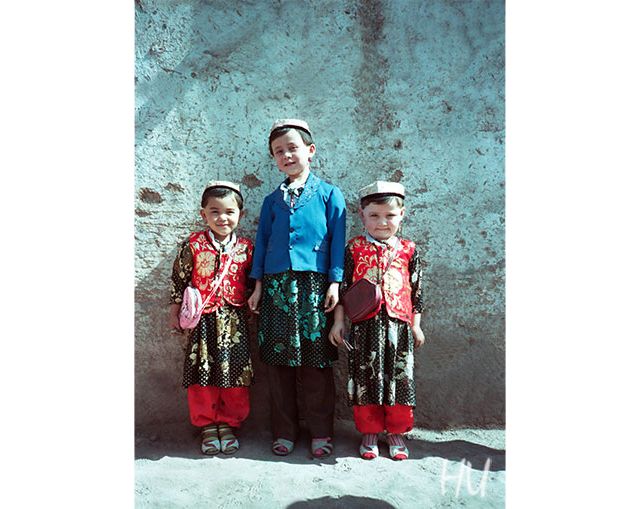 Uygur Çocukları Ramazan Bayramında, Kaşgar, Uygur Bölgesi - Çin, 1984. Fotoğraf: Halil Uğur 