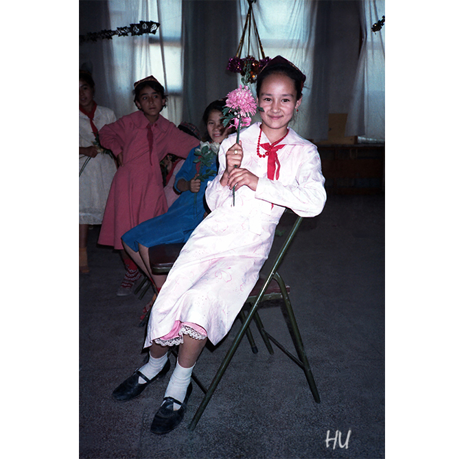İlkokuldan, Uygur Bölgesi, 1984 yılı     Fotoğraf: Halil Uğur 