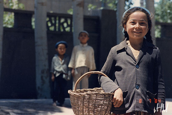 Uygur kızı, Kaşgar, Uygur Bölgesi, Çin, 1984. Fotoğraf: Halil Uğur 