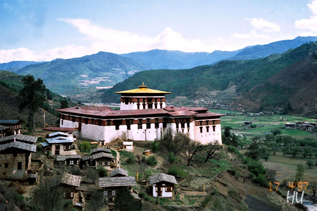 Budist manastır, Butan, 1997 yılı  -  Fotoğraf: Halil Uğur