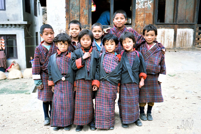 İlkokulda, Butan, 1997 yılı   -  Fotoğraf: Halil Uğur