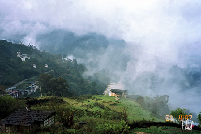 Ortalama mazara, Butan, 1997 yılı - Fotoğraf: Halil Uğur 