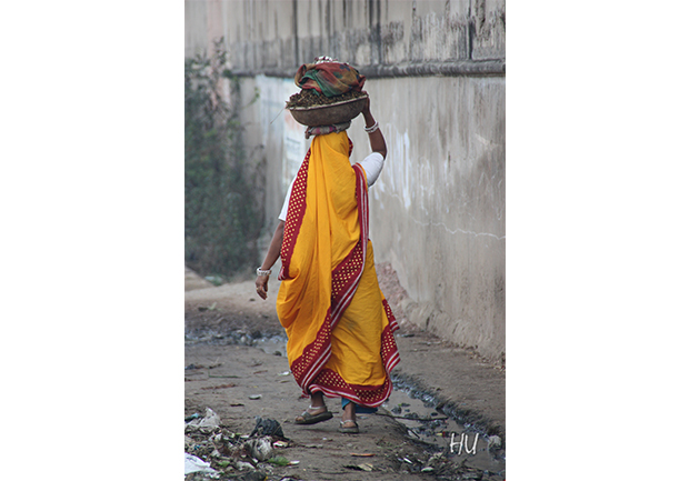 En kirli ortamda en temiz ve güzel kalabilmek - Hindistan  -  Fotoğraf: Halil Uğur 