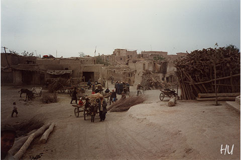 Kashgar, Uyghur Region, China, 1984.     Photography: Halil Uğur