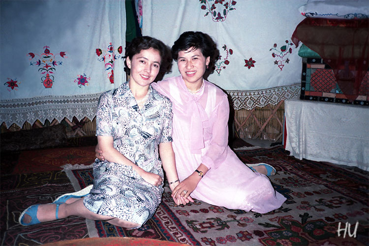 Uygur Gençler, Kaşgar, Uygur Bölgesi, Çin, 1984. Fotoğraf: Halil Uğur