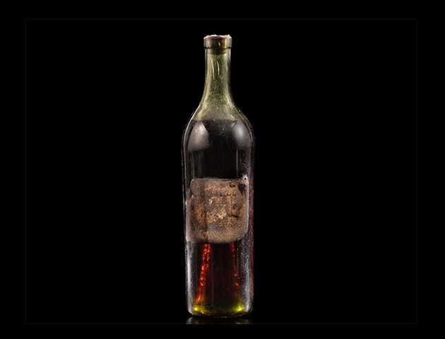 250 yıllık şişeye açık artırmada 1,3 milyon liraya alıcısını bekliyor
