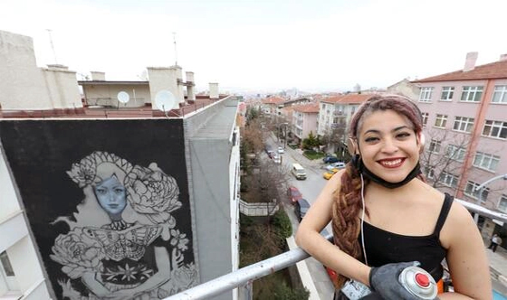 Meksikalı sanatçı Rupit,  Ayrancı Güvenlik caddesinde sanatını icra etti